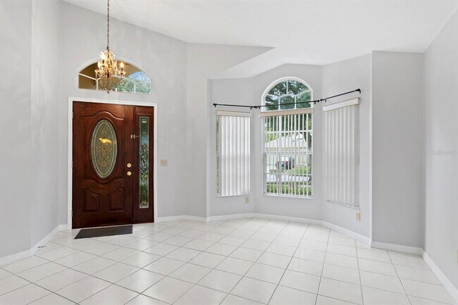 Foto del edificio - 15514 Granby Pl
