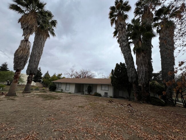 Building Photo - Incredibly rare Brentwood rental opportuni...