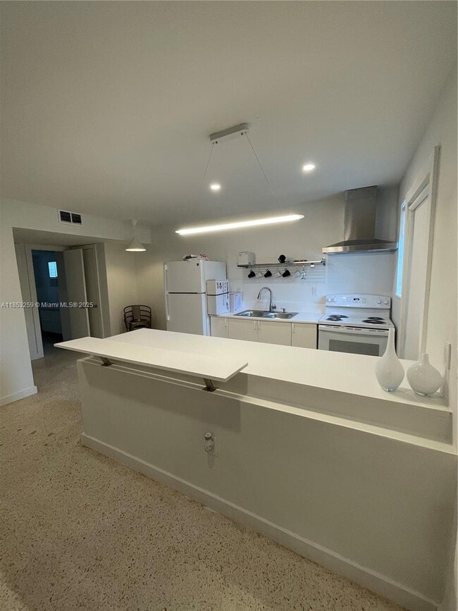 Foto del edificio - 1385 NE 105th St