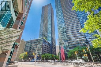 Building Photo - 101 Charles St E