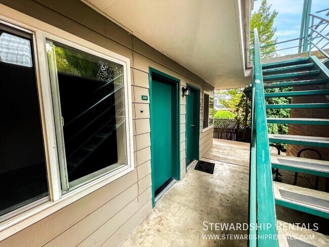 Building Photo - 1827 Harris St