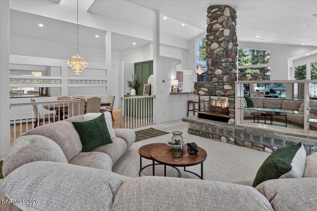 Foto del edificio - 1264 Hidden Woods Dr