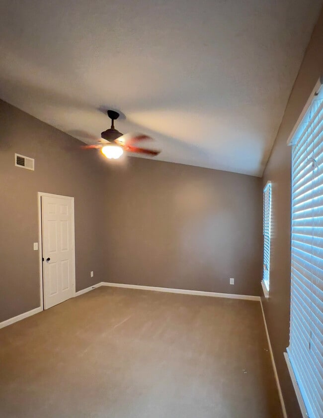 Building Photo - 3304 Forette Ln