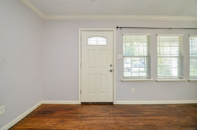 Building Photo - 1028 Caperton St