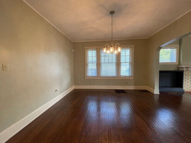 Building Photo - 2 br, 1 bath House - 813 Mississippi Ave