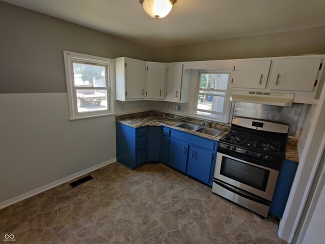 Building Photo - 1123 S Noble St