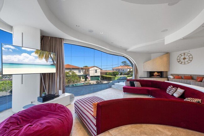 Foto del edificio - Contemporary Luxury in Point Loma