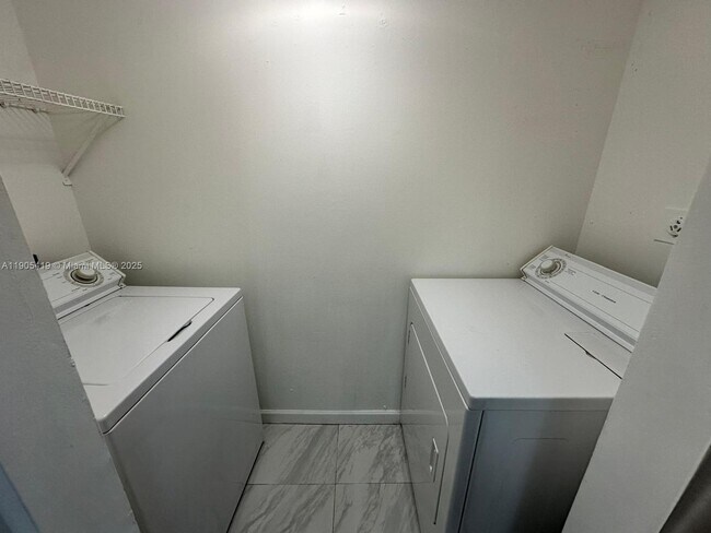 Foto del edificio - 610 S Park Rd