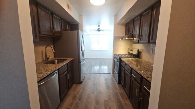 Foto del edificio - 42 Powderhorn Ct