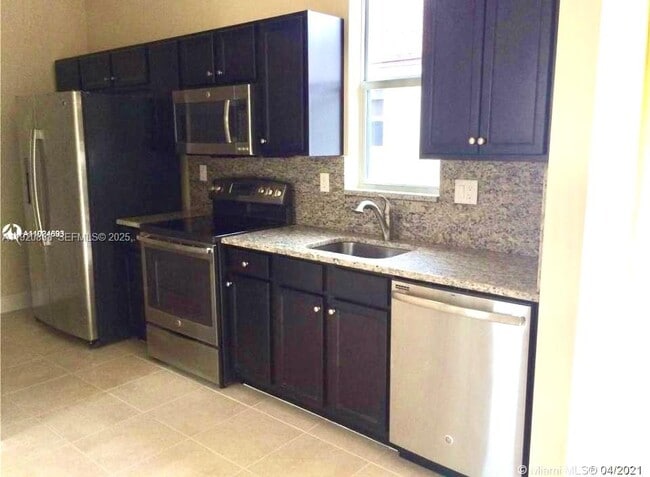 Foto del edificio - 17146 SW 93rd St