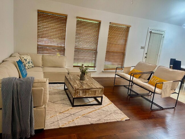 Foto del edificio - 6417 Eagle Creek Dr