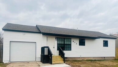 Building Photo - 812 NW 34th St