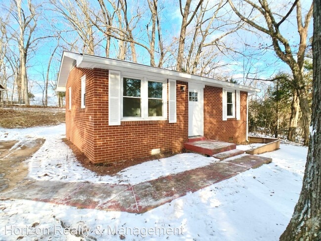 Building Photo - 2 br, 1 bath House - 845 Britton Springs Rd