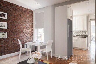 Building Photo - 1 Bedroom Apartment in Crown heights