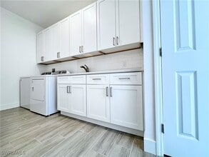 Building Photo - 211 Australian Dr