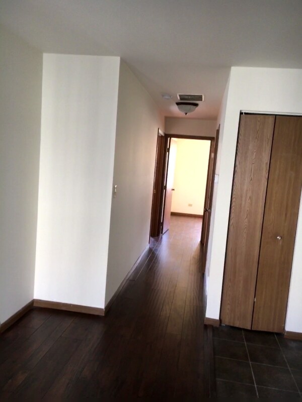 Foto principal - 729 E Whispering Oaks Ct
