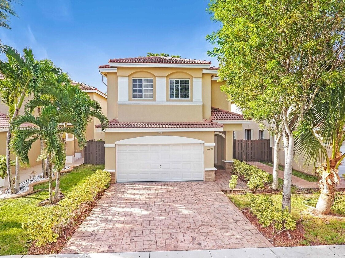 Foto principal - 11238 NW 43rd Terrace