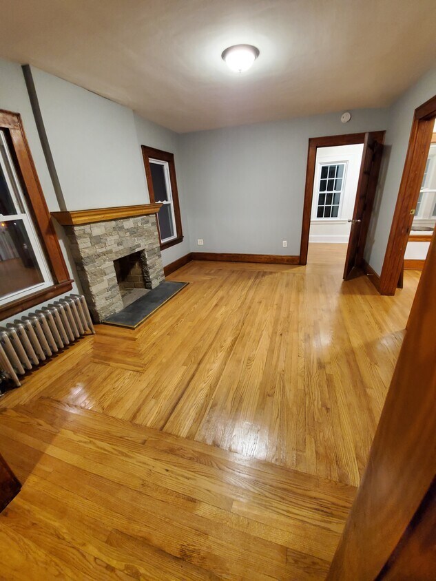 320 Colman St Unit 2, New London, CT 06320 Apartments in New London