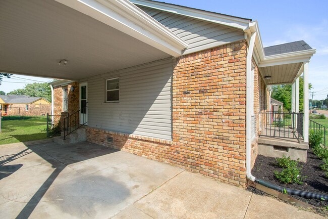 Building Photo - Fully Updated 3BR/1B home in Whitehaven