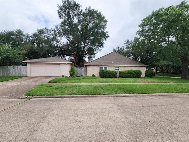 Building Photo - 21303 Park Holly Ct
