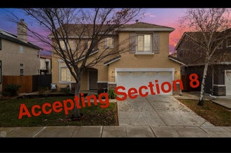 Building Photo - 1924 Rochester St