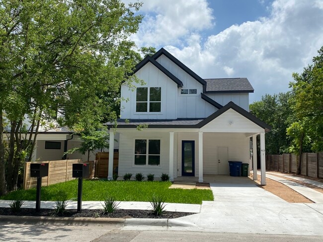 Unit 1 (3bd/2.5ba) - 413 W Odell St