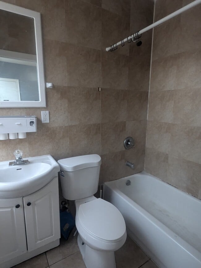 Building Photo - 672 Congress Ave