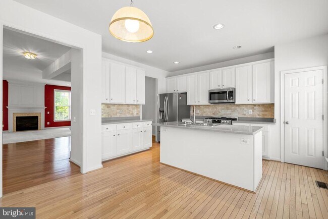 Building Photo - 45811 Mountain Pine Square