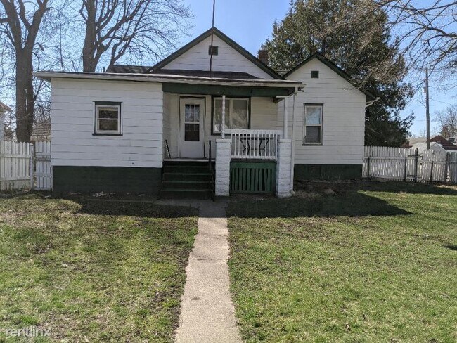 Building Photo - 1756 Joslin St