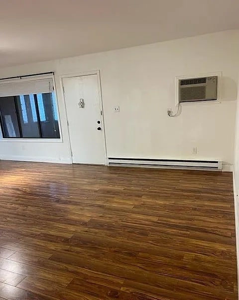 Building Photo - 103 Amberly Dr