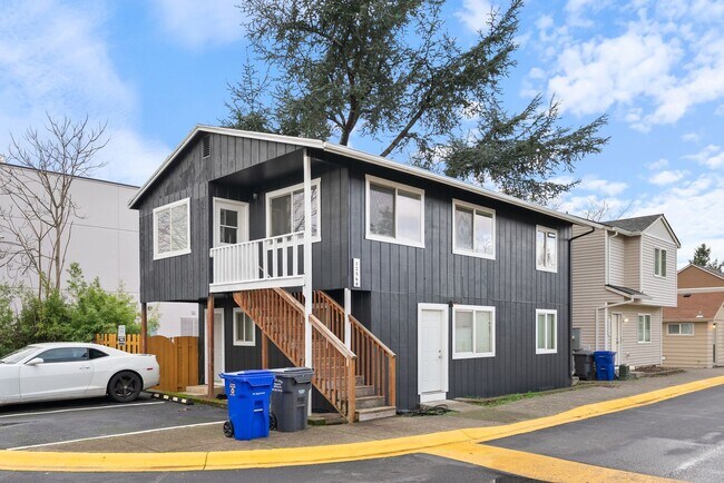 Photo - Newly Renovated 2 bedroom apartment - Available Now!