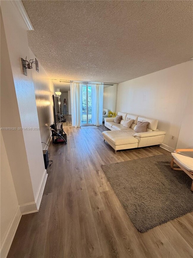 Foto del edificio - 16851 NE 23rd Ave