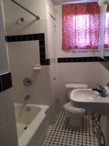Bath - 359 W Chester Pike
