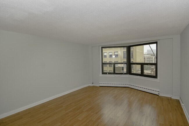 Foto del edificio - 450 W Wellington Ave