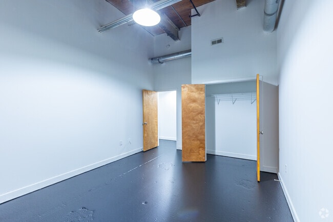 2BR, 1BA - The Hudson Apartments