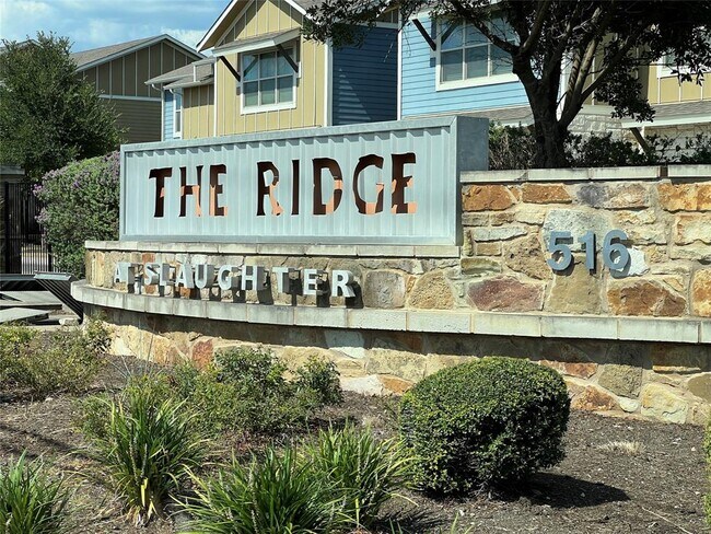 Foto del edificio - 516 E Slaughter Ln