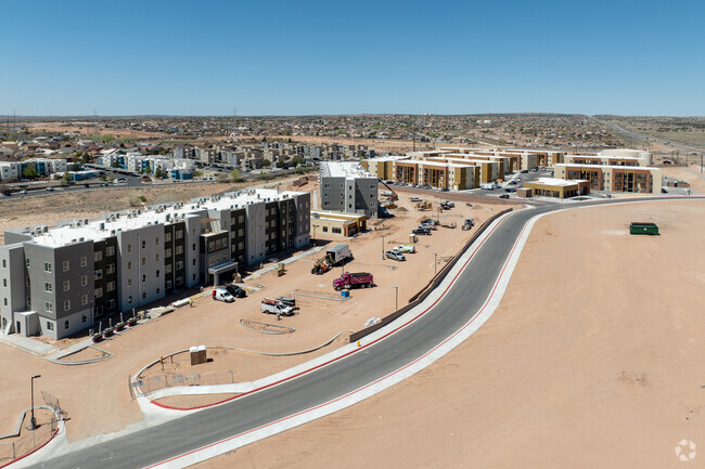 Building Photo - Casa de Encantada