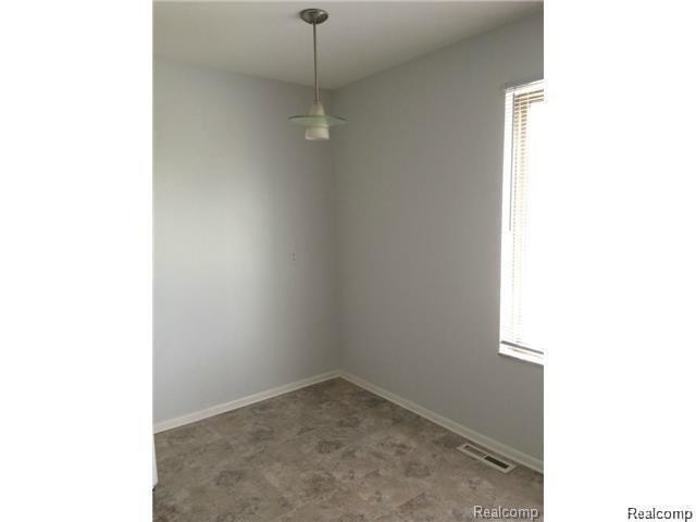 Building Photo - 4910 Briarwood Ave