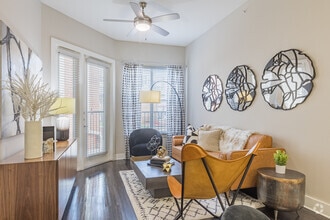 Interior Photo - 2929 Wycliff