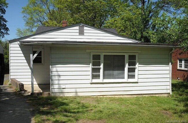 Building Photo - 621 N Ellis St