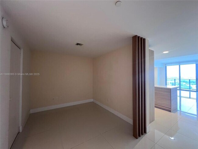 Building Photo - 2 bedroom in Sunny Isles Beach FL 33160