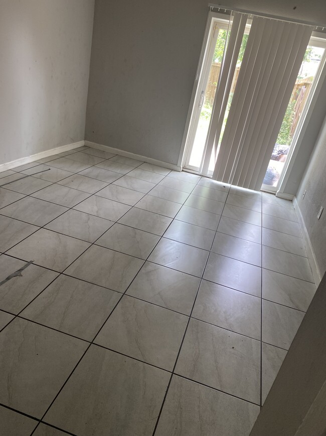 Foto del edificio - 8019 Beech Cove Ln