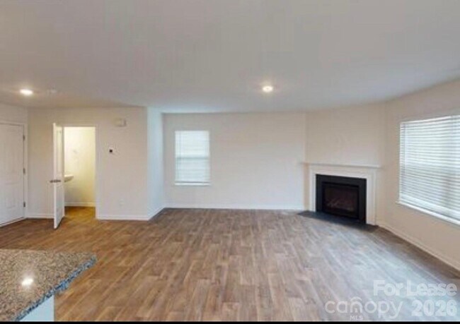 Foto del edificio - 7265 Finnigan Rd