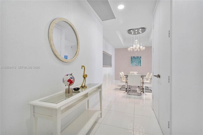 Building Photo - 15811 Collins Ave