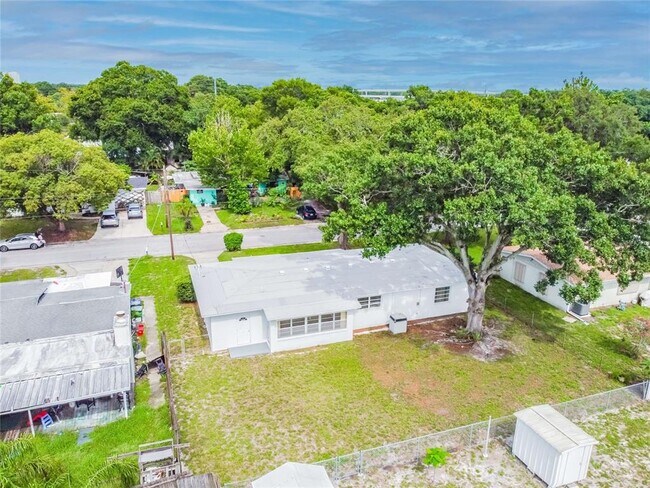 Foto del edificio - 4511 S Cameron Ave