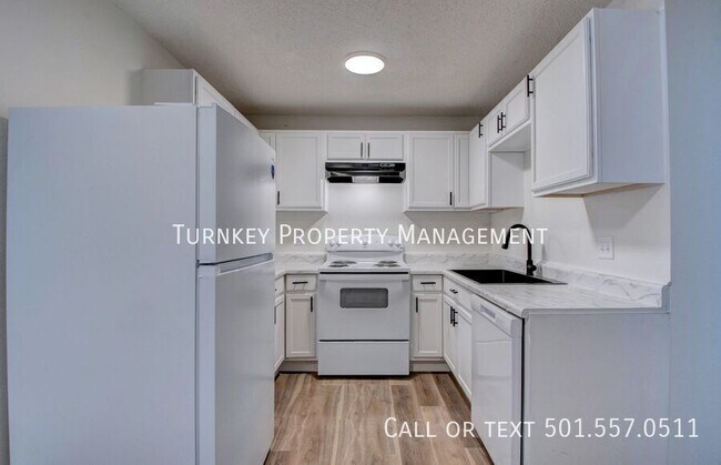Building Photo - 5924 Southwick Dr