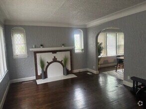 Building Photo - 4400 Buckingham