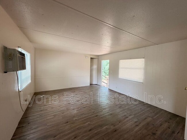 Building Photo - 8146 Tolles Dr