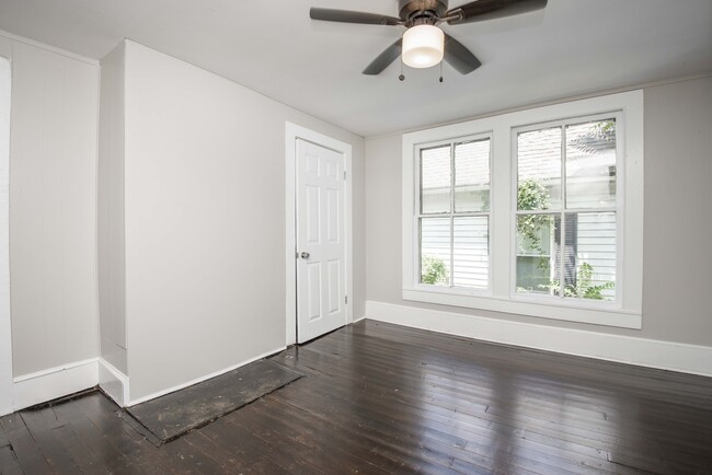 Bonus room! Can be used as bedroom/office/playroom/formal dining room - 2208 Lincoln Street