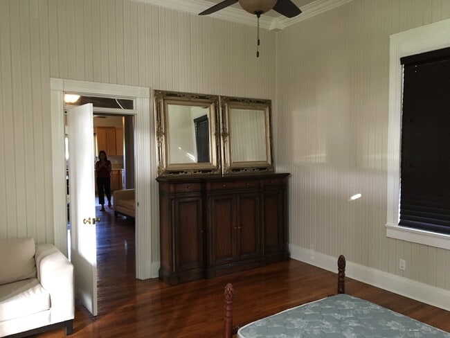 Dormitorio 2 - 1039 lady of the lake rd